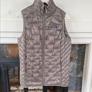 Patagonia Micro Puff VEST in Feather Gray, women’s Medium. New!